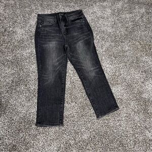 Judy Blue Skinny Fit Capri